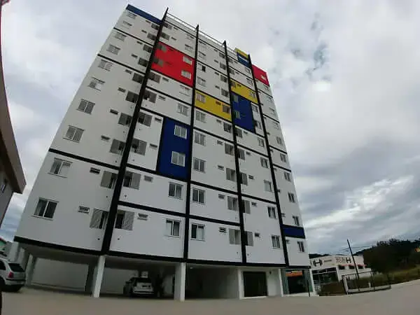 Neoplasticismo: edificio residencial en Santa Catarina
