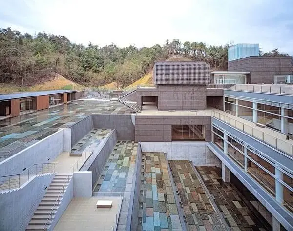 Arata Isozaki: Parque cerâmico Mino, Gifu, Japão (foto: 44 arquitetura)