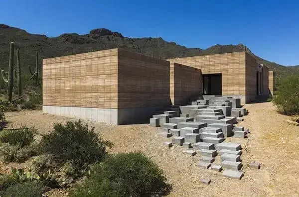 4. Casa de Taipa de Pilão: Tucson Mountain Retreat (proyecto: oficina de Dust Architects)