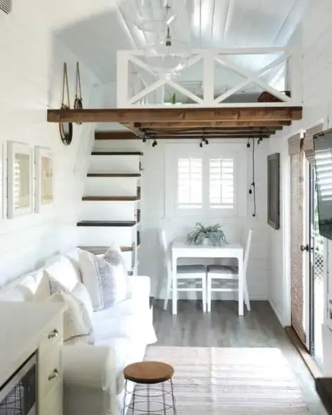 Tiny House com decoração clean (foto: Pinterest)