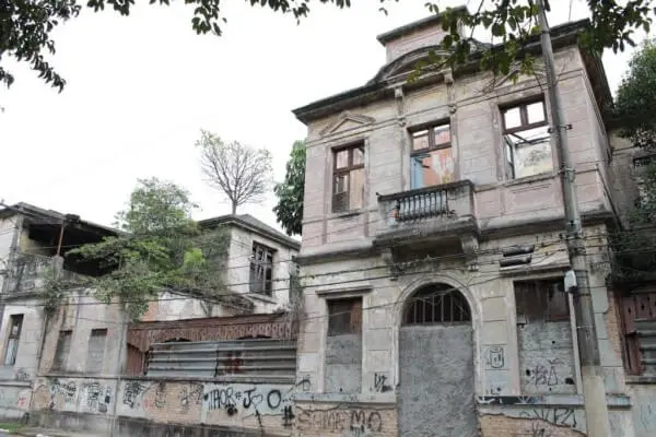 Conjunto Habitacional: antiga escola da Vila Maria Zélia (foto: Wikimédia)