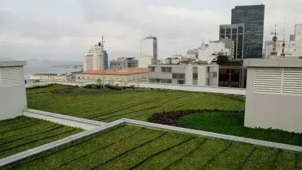 Ilhas de calor: telhado verde em edifício (foto: JLL)