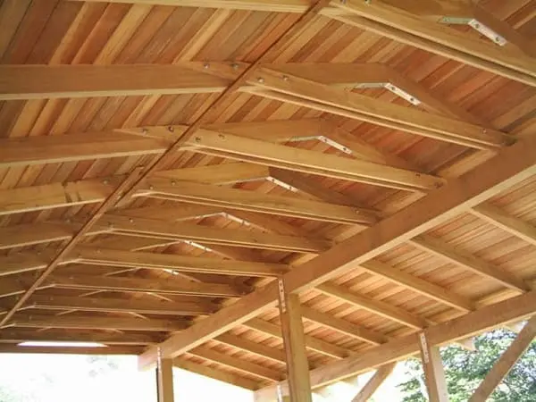 Desvantagens da madeira plástica: não podem ser usadas em cobertura (foto: Axial Engenharia Projetos e Construções)