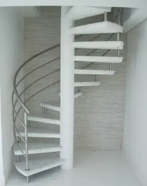 Escada pré-moldada caracol (foto: Soluções Industriais)