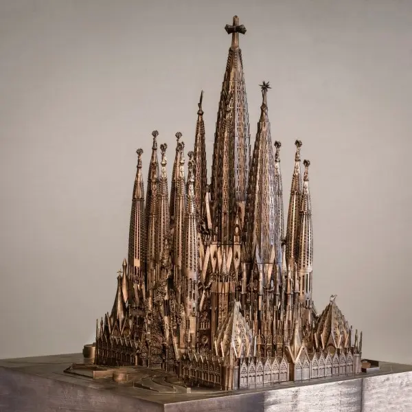 Instituto Tomie Ohtake: maquete da Sagrada Família na exposição Gaudí no Instituto Tomie Ohtake (Foto: UOL)