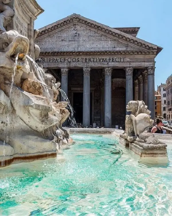 O Panteão Roma é considerado a obra arquitetônica mais bem preservada da Roma Antiga