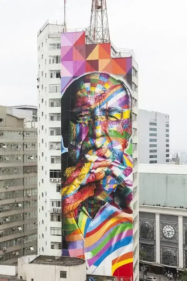 Oscar Niemeyer foi homenageado pela arte urbana em grafite de Eduardo Kobra na Avenida Paulista