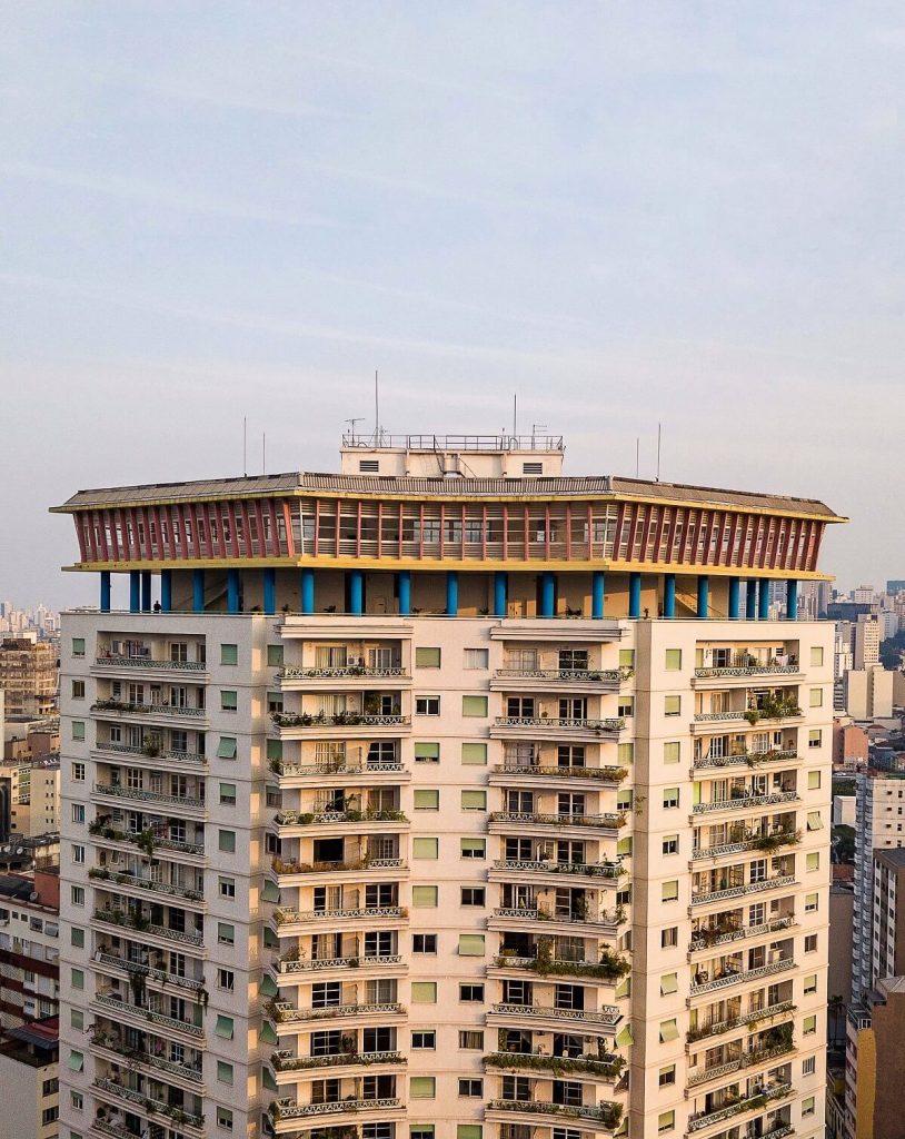 O Edifício Viadutos reflete uma mistura de diferentes estilos arquitetônicos. Fonte: Veja São Paulo