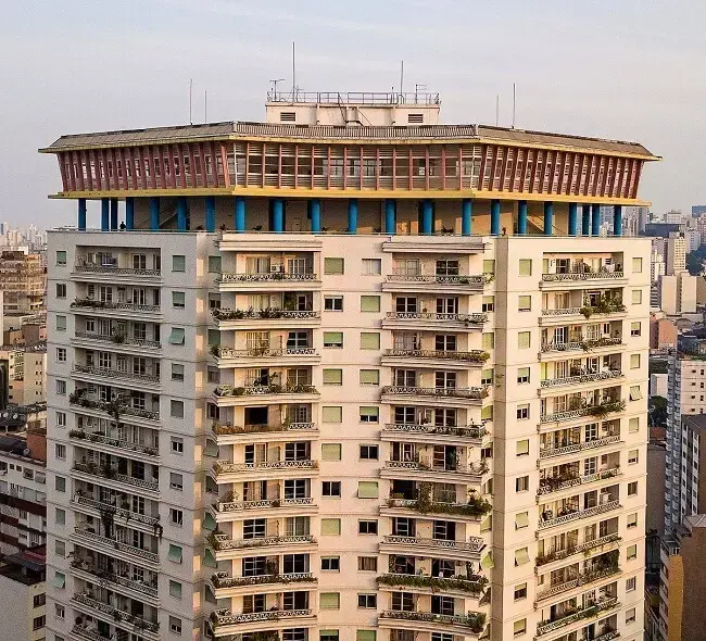 O Edifício Viadutos reflete uma mistura de diferentes estilos arquitetônicos. Fonte: Veja São Paulo