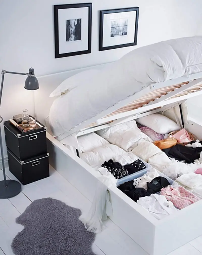 A cama casal multifuncional com baú ajuda na organização do dormitório. Fonte: Pinterest