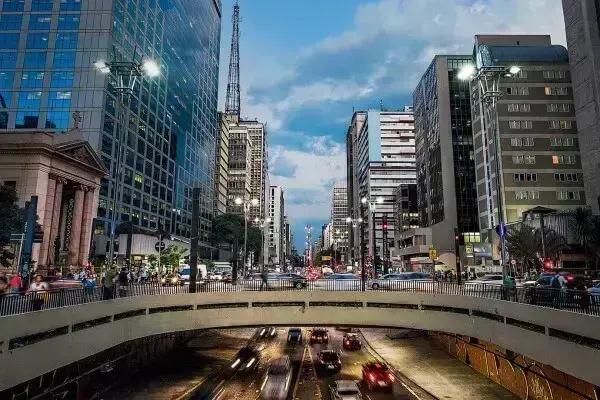 Espaço urbano: Avenida Paulista - São Paulo (foto: Revista Exame)