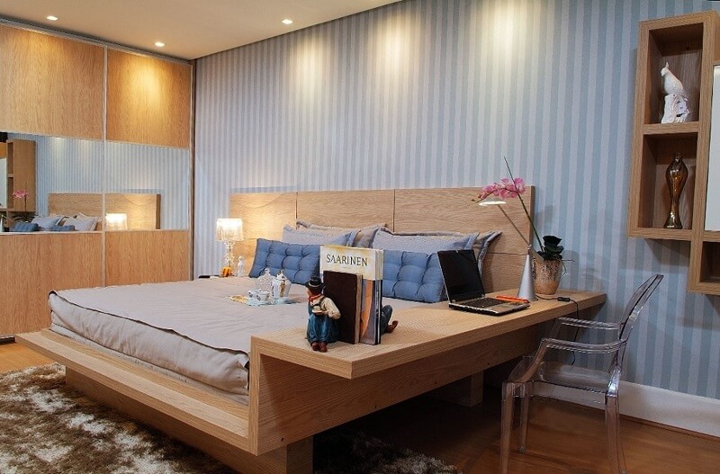 Modelo de cama casal multifuncional planejada com escrivaninha. Fonte: Pinterest