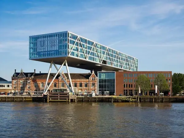 Treliça: sede da Unilever em Roterdã tem as treliças como elemento estrutural e estético (foto: ArchDaily)
