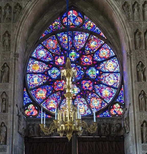 Vitrais: Catedral de Reims - França (foto: Catedrais Medievais)