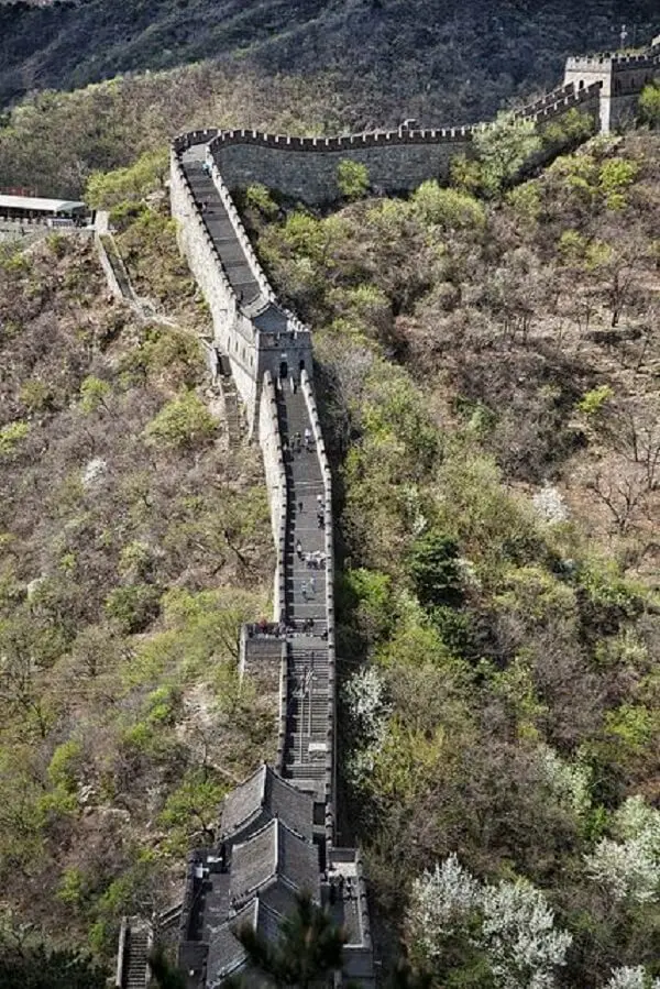 A Muralha da China se estende da província de Gansu até o Golfo de Bohai. Fonte: Flickr