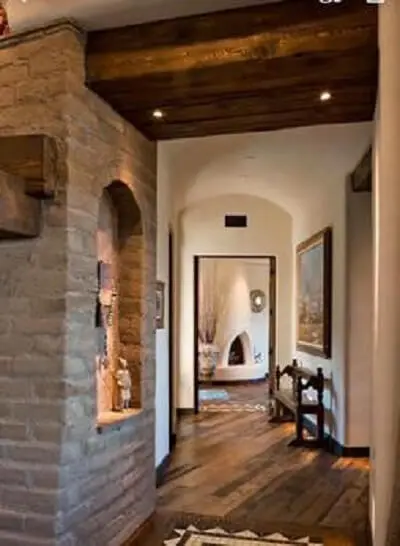 A casa de adobe é resistente e dá uma excelente sensação térmica ao ambiente. Fonte: The San Tan Adobe Company