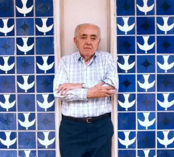 Athos Bulcão tornou-se conhecido por suas obras realizadas em azulejos. Fonte: Archtrends Portobello