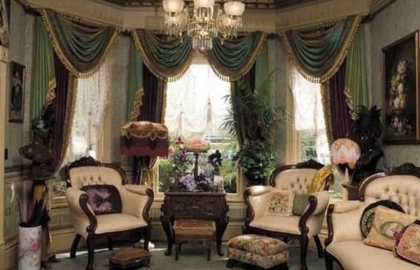 1. O que é estilo vitoriano: sala de estar com poltronas ornamentadas (foto: Westwing)