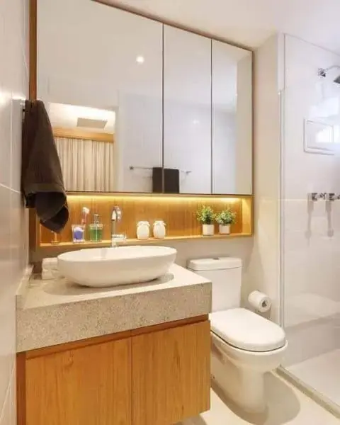 Granito branco Siena em bancada de banheiro pequeno (foto: Casa e Construção)