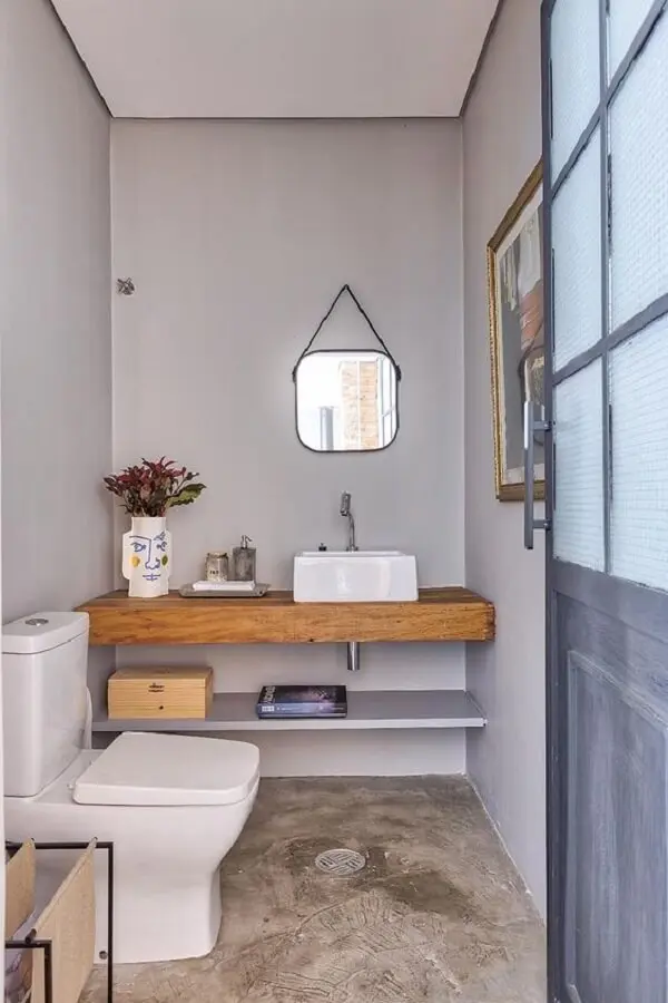 Use tons neutros e claros na decoração do banheiro externo pequeno. Fonte: Casa de Valentina