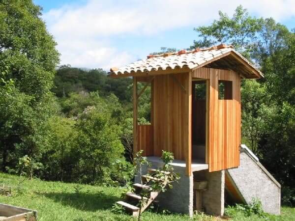 Como construir banheiro seco: banheiro seco tipo Bason, criado por Johan Van Lengen (foto: Instituto Eco Ação)