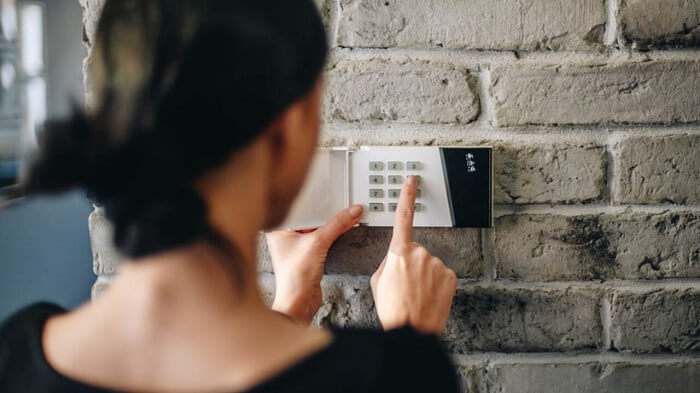 Os diferentes tipos de alarmes residenciais inibem a presença de criminosos no imóvel