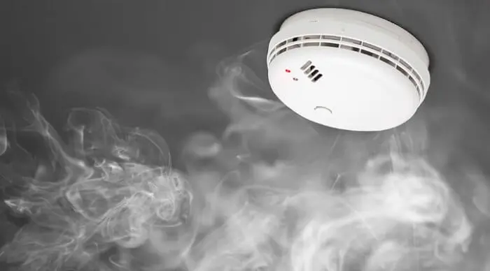 Alarmes residenciais: os sensores de incêndio são responsáveis por detectar fumaça no ambiente. Fonte: Spydertech Segurança Eletrônica