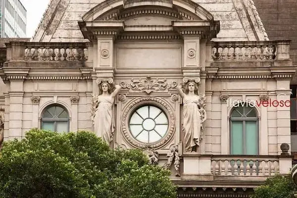 Museu Nacional de Belas Artes cariátides na fachada foto Flávio Veloso