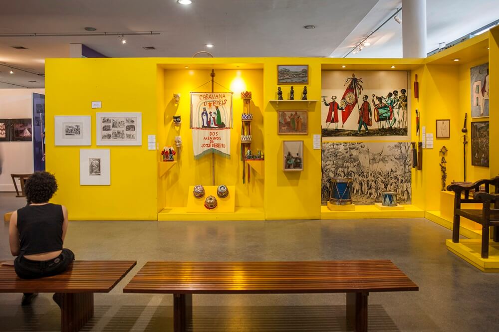 O Museu Afro Brasil conta com exposições de longa duração, temporárias, itinerantes e virtuais