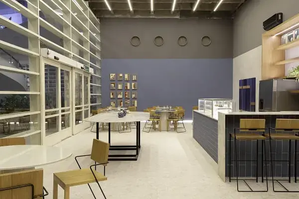 CASACOR SP 2022: Café Modernista / Projeto: Priscila Cox / Foto: Monica Assan 