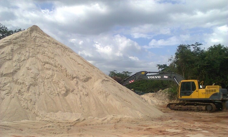 Areia para construção: a areia lavada é a mais utilizada na construção civil