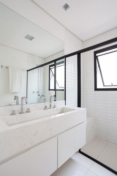 Banheiro com mármore piguês foto Tria Arquitetura
