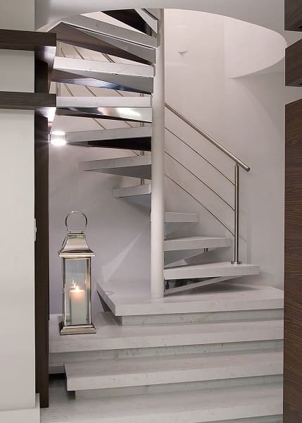 Escada com mármote piguês foto Leonardo Muller